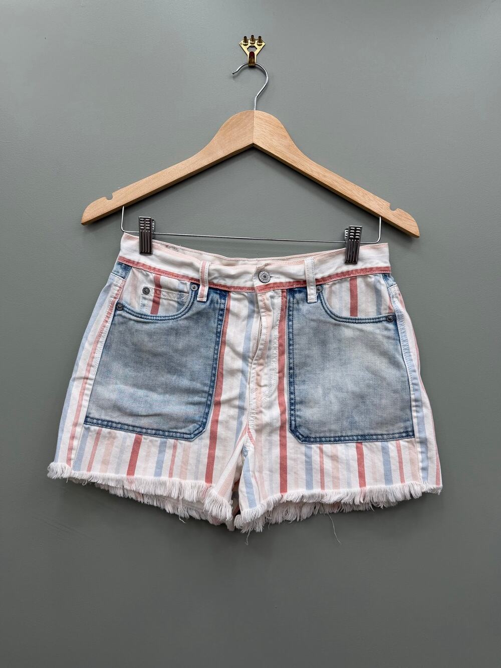 American Eagle Mom Short Striped Denim Shorts Raw Hem Size 4